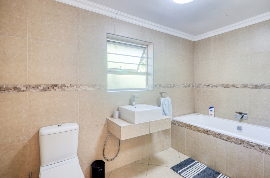 3 Bedroom Property for Sale in Beacon Bay North Eastern Cape